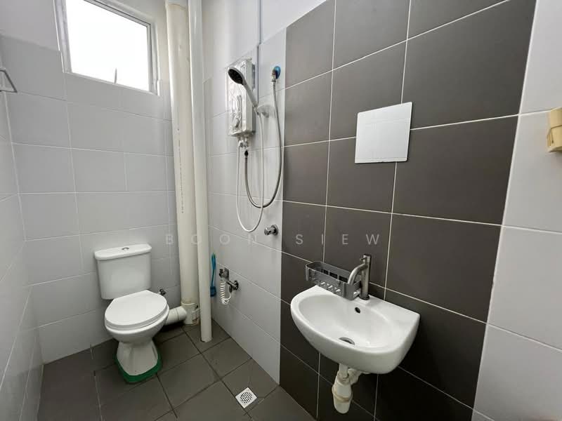 Apartment for Sale at The Rise Collection 2 - Boon Siew - Bathroom - PropertyGuru.com.my