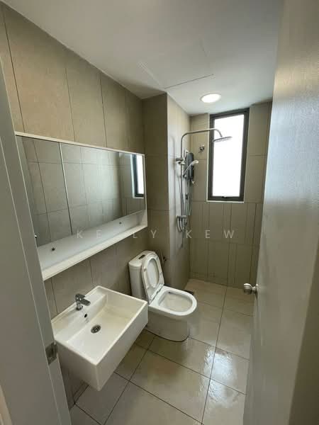 Servis Apartment untuk Disewa di Kenwingston Platz - Kelly Kew - Bathroom - PropertyGuru.com.my