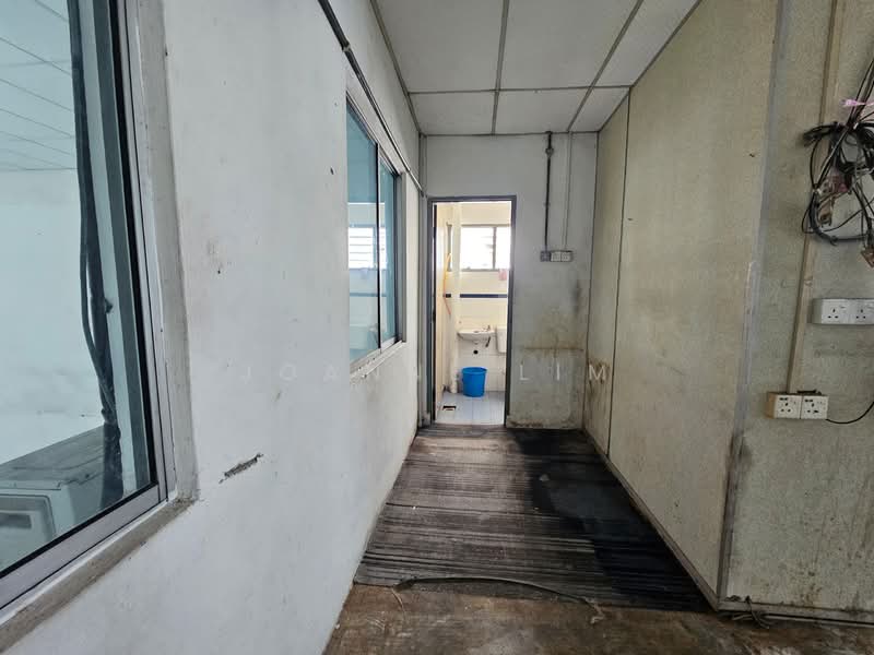 Kilang untuk Disewa di Taman Malim Jaya (Bachang) - Joanne Lim - Corridor - PropertyGuru.com.my