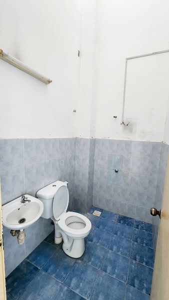 Rumah Teres 2 Tingkat untuk Dijual di Taman Damai Utama (Bandar Kinrara) - Shermaine Chan - Bathroom - PropertyGuru.com.my
