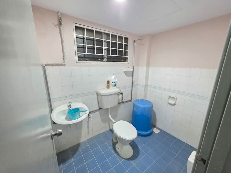 Pangsapuri untuk Dijual di Las Palmas - Evelyn Khoo - Bathroom - PropertyGuru.com.my