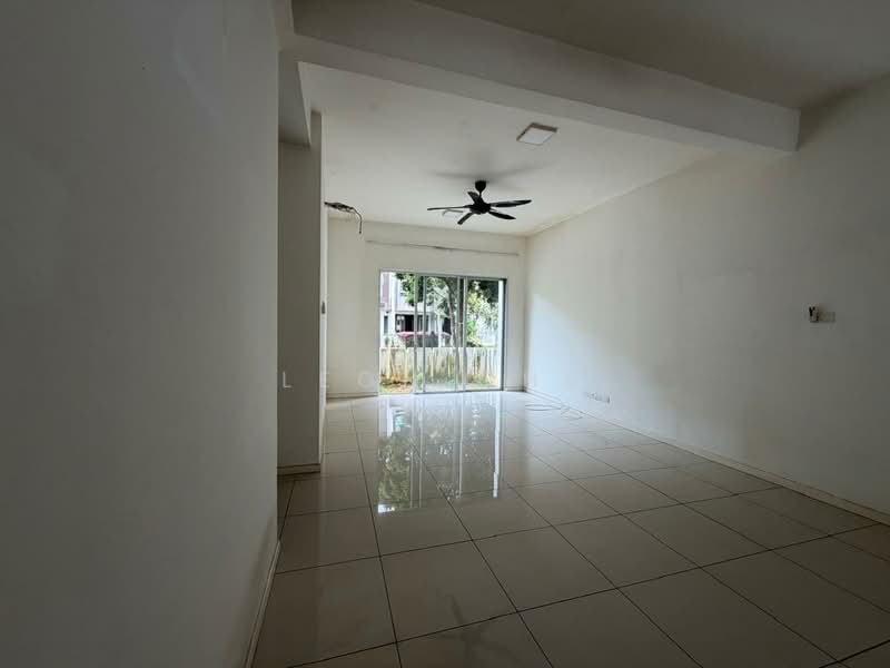Terraced House for Sale in Bandar Tropicana Aman (Telok Panglima Garang) - Leon Chu - Living Room - PropertyGuru.com.my