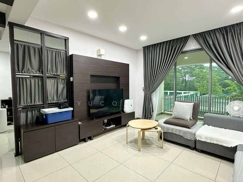 Pangsapuri untuk Dijual di Molek Pine 3 - Yucong . - Living Room - PropertyGuru.com.my