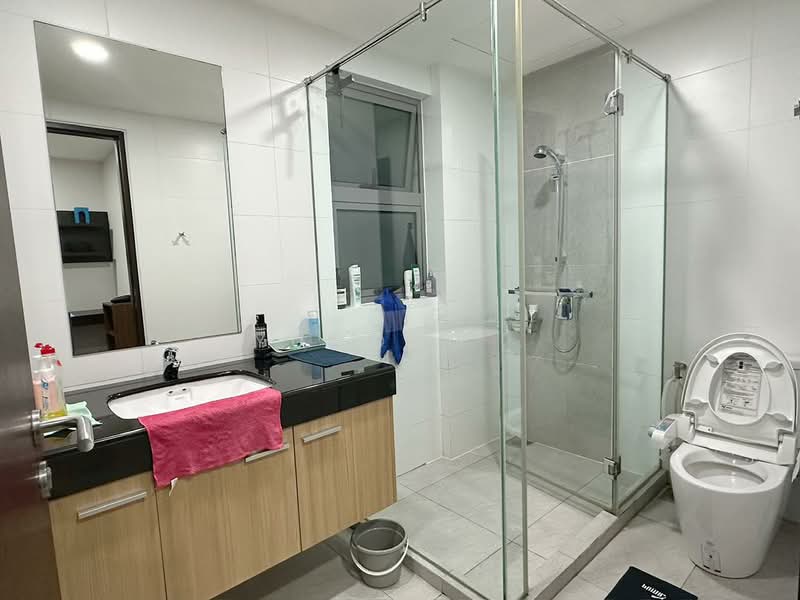 Pangsapuri untuk Dijual di Molek Pine 3 - Yucong . - Bathroom - PropertyGuru.com.my