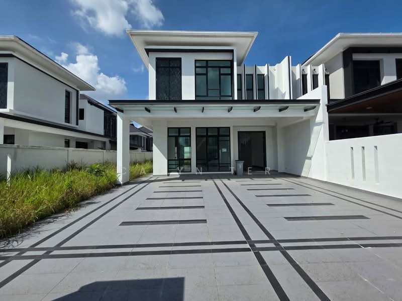 Rumah Berkembar untuk Dijual di Setia Tropika (Johor Bahru) - Caryn Ter - Exterior - PropertyGuru.com.my