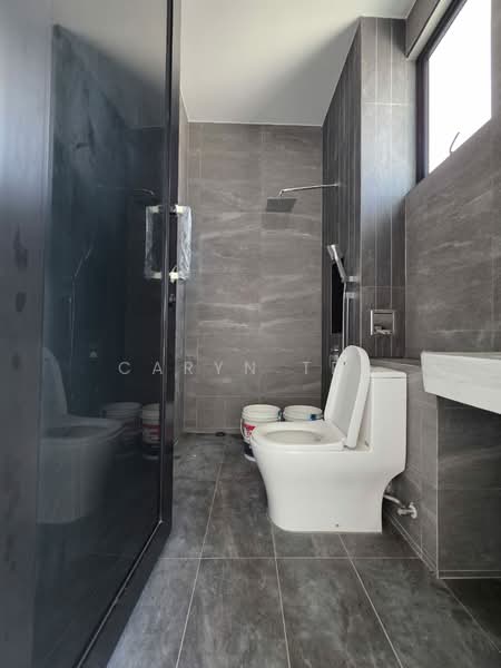 Rumah Berkembar untuk Dijual di Setia Tropika (Johor Bahru) - Caryn Ter - Bathroom - PropertyGuru.com.my