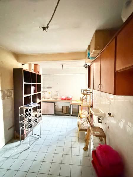 Flat for Sale at Sri Intan - Alviss Tay - Kitchen - PropertyGuru.com.my