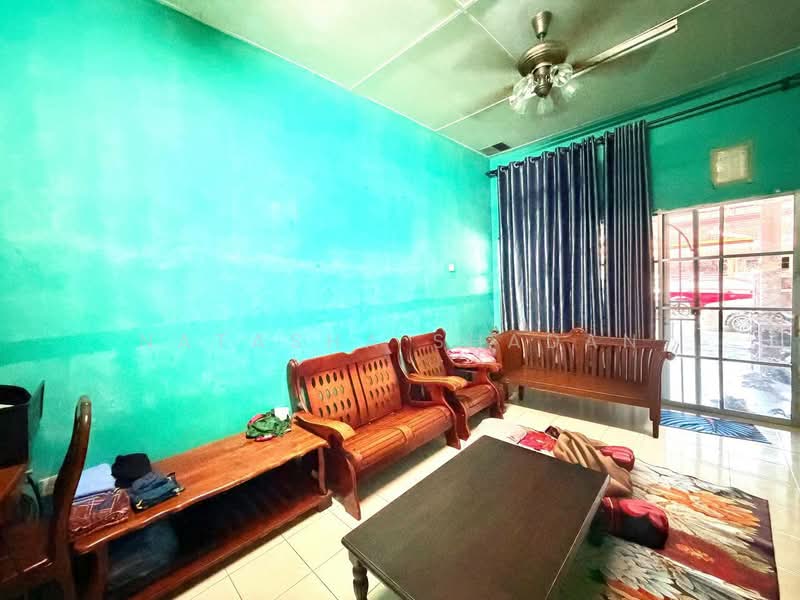 1-storey Terraced House for Sale in Pulau Indah (Klang) - Natasha Shadan - Living Room - PropertyGuru.com.my