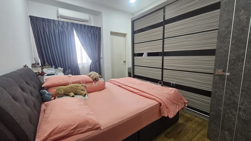 3-storey Terraced House for Sale in Taman Tasik Damai (Sungai Besi) - Angel Yeoh - Bedroom - PropertyGuru.com.my
