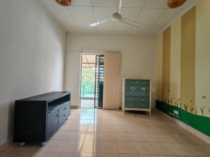 2-storey Terraced House for Sale in Bandar Kinrara (Selangor) - Adrian Leong - Living Room - PropertyGuru.com.my