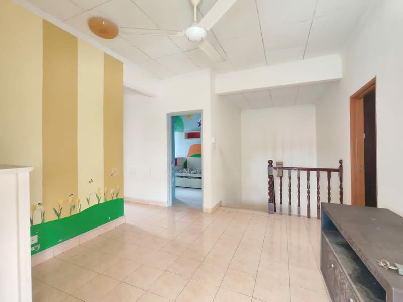 2-storey Terraced House for Sale in Bandar Kinrara (Selangor) - Adrian Leong - Living Room - PropertyGuru.com.my