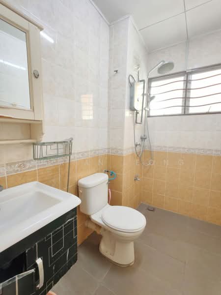 2-storey Terraced House for Sale in Bandar Kinrara (Selangor) - Adrian Leong - Bathroom - PropertyGuru.com.my