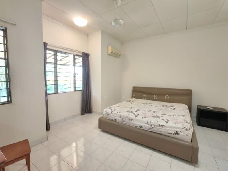 2-storey Terraced House for Sale in Bandar Kinrara (Selangor) - Adrian Leong - Bedroom - PropertyGuru.com.my