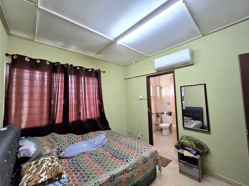 2.5-storey Terraced House for Sale in Seksyen 17 (Petaling Jaya) - Keasavan Hari Krishnan - PropertyGuru.com.my