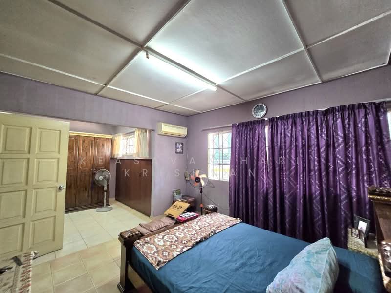 2.5-storey Terraced House for Sale in Seksyen 17 (Petaling Jaya) - Keasavan Hari Krishnan - PropertyGuru.com.my
