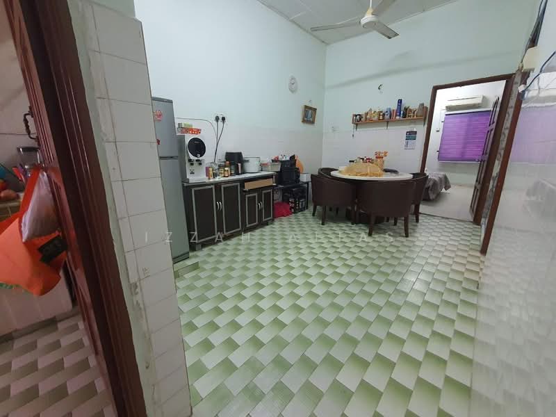 Rumah Teres 1 Tingkat untuk Dijual di Kelana Jaya (Petaling Jaya) - Izzah Alias - PropertyGuru.com.my
