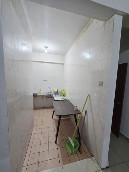 Apartment for Rent at Taman Tropika - Eiffel Lai - Kitchen - PropertyGuru.com.my