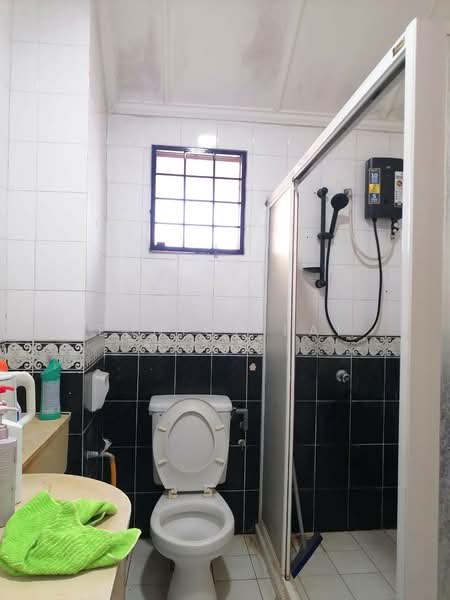 Terraced House for Sale in Bukit Rahman Putra (Sungai Buloh) - Eunice Lai - Bathroom - PropertyGuru.com.my