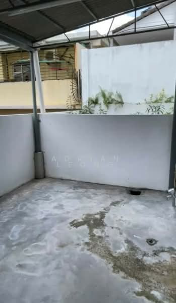 Rumah Berkembar untuk Dijual di Seri Kembangan (Selangor) - Adrian Leong - Balcony - PropertyGuru.com.my