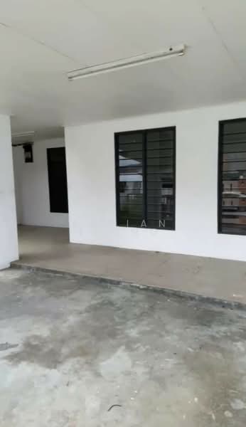 Rumah Berkembar untuk Dijual di Seri Kembangan (Selangor) - Adrian Leong - Exterior - PropertyGuru.com.my