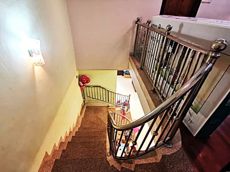 Terraced House for Sale in Bukit Rahman Putra (Sungai Buloh) - David Yong - stylish curved staircase elevates d home - PropertyGuru.com.my