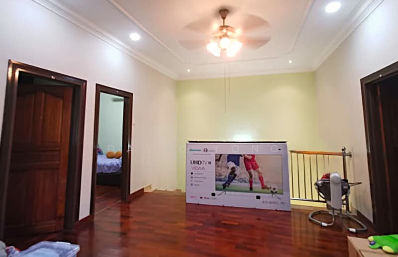 Terraced House for Sale in Bukit Rahman Putra (Sungai Buloh) - David Yong - wide landing adds openness appeal - PropertyGuru.com.my