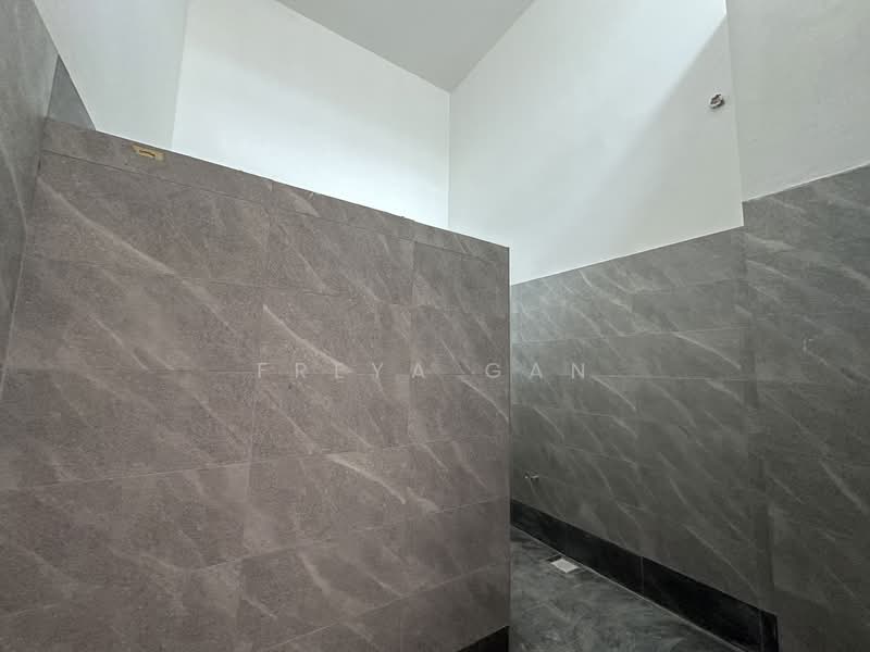 Kilang untuk Dijual di Taman Perindustrian Senai (Senai) - Freya Gan - Bathroom - PropertyGuru.com.my