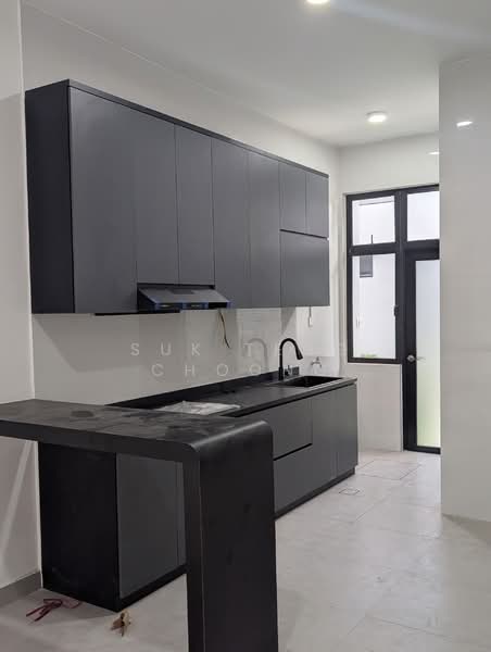 Rumah Teres 2 Tingkat untuk Disewa di Taman Mount Austin (Tebrau) - Suk Teng Choong - Kitchen - PropertyGuru.com.my