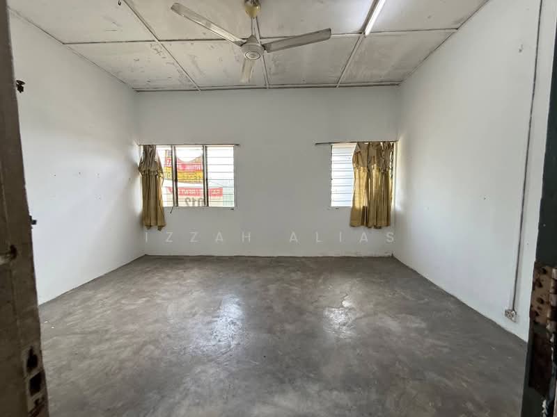 Rumah Teres 2 Tingkat untuk Dijual di Taman Rawang Jaya (Rawang) - Izzah Alias - PropertyGuru.com.my