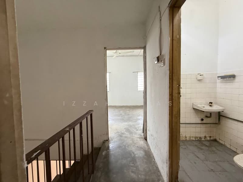 Rumah Teres 2 Tingkat untuk Dijual di Taman Rawang Jaya (Rawang) - Izzah Alias - PropertyGuru.com.my