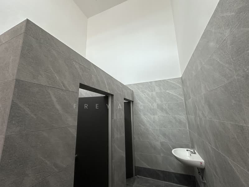 Factory for Sale in Taman Perindustrian Senai (Senai) - Freya Gan - Bathroom - PropertyGuru.com.my