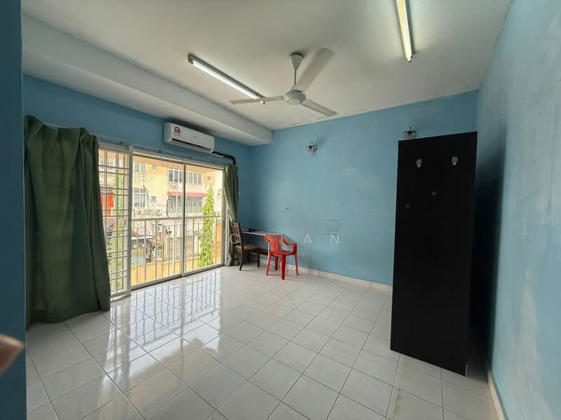 Townhouse for Rent in Seksyen 2 Wangsa Maju (Wangsa Maju) - JC Tan - Living Room - PropertyGuru.com.my