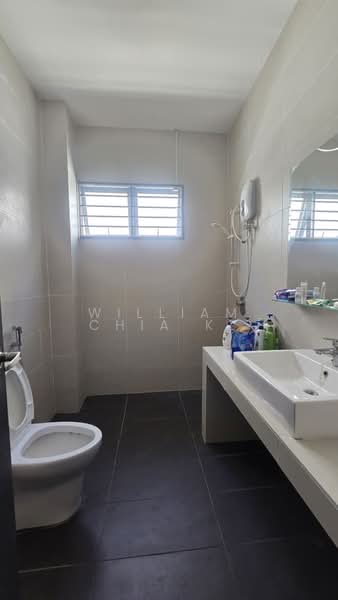 Rumah Teres 3 Tingkat untuk Dijual di Bandar Nusa Rhu (Shah Alam) - William Chia KL - Bathroom - PropertyGuru.com.my