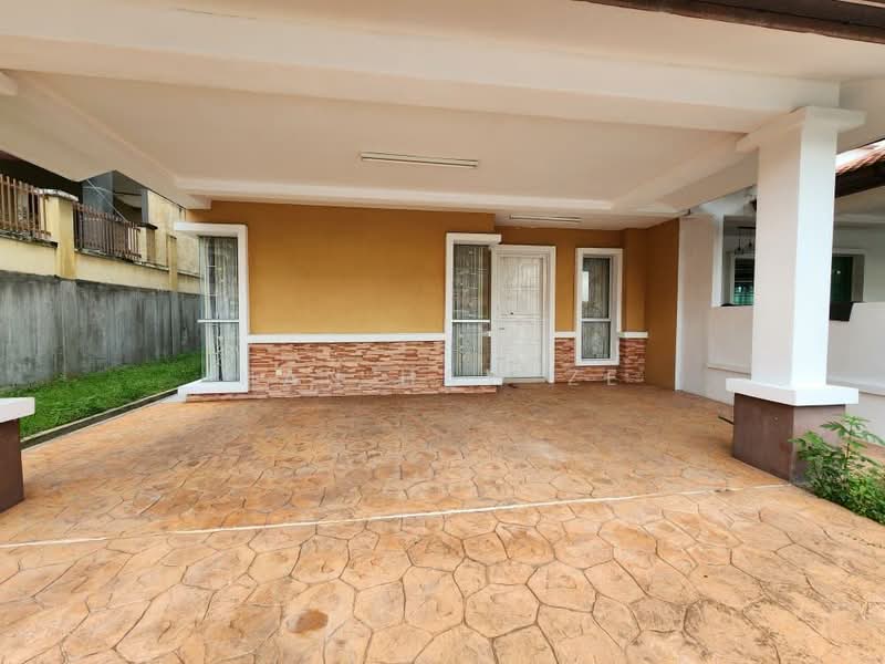 Rumah Berkembar untuk Dijual di Saujana Impian (Kajang) - Han Haw Ze - Exterior - PropertyGuru.com.my