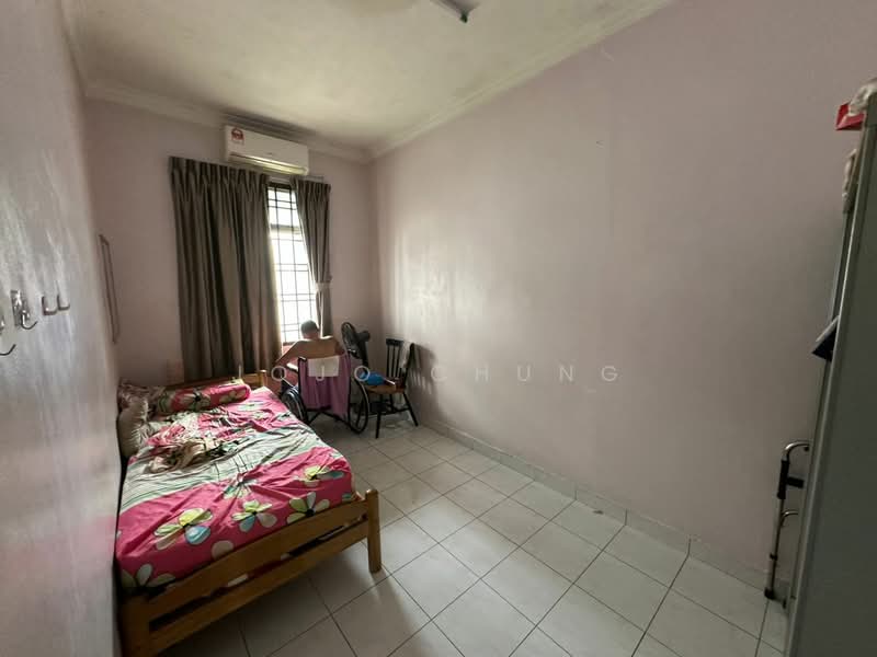 2-storey Terraced House for Sale in Taman Seri Orkid (Skudai) - Jojo Chung - Bedroom - PropertyGuru.com.my