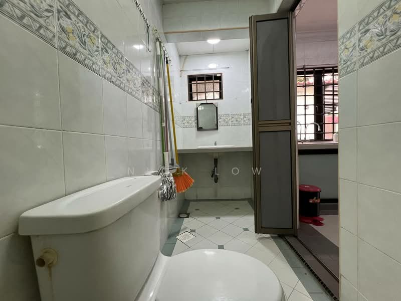 Rumah Teres 2 Tingkat untuk Disewa di Bandar Baru Permas Jaya (Permas Jaya) - Nick Low - Bathroom - PropertyGuru.com.my