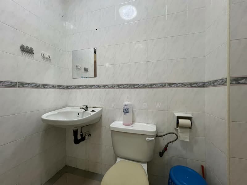 Rumah Teres 2 Tingkat untuk Disewa di Bandar Baru Permas Jaya (Permas Jaya) - Nick Low - Bathroom - PropertyGuru.com.my