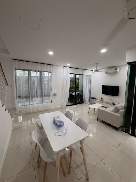 Rumah Teres 2 Tingkat untuk Disewa di Leisure Farm (Gelang Patah) - Edwin Dass - PropertyGuru.com.my