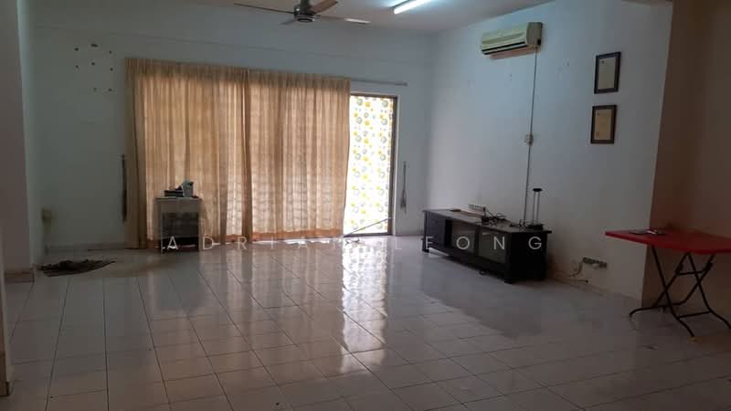 Semi-Detached House for Sale in Taman Puncak Jalil (Seri Kembangan) - Adrian Leong - Living Room - PropertyGuru.com.my