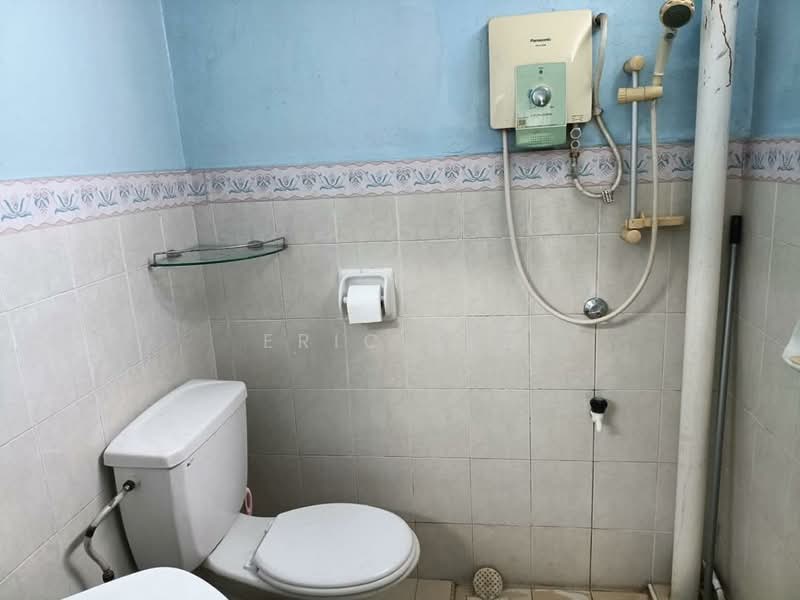 Pangsapuri untuk Disewa di Lake View Suites - Eric Tee - Bathroom - PropertyGuru.com.my
