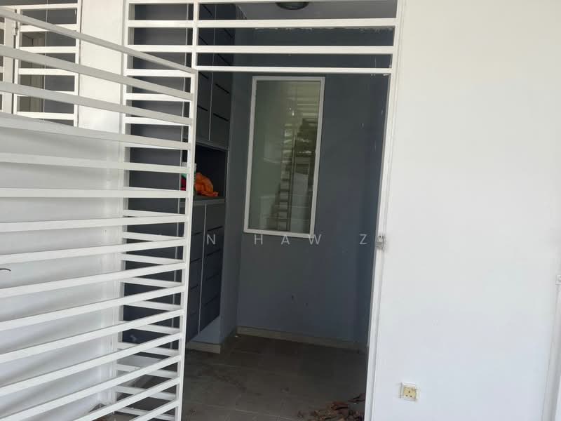 Rumah Teres 2 Tingkat untuk Dijual di Kajang (Selangor) - Han Haw Ze - Entrance - PropertyGuru.com.my