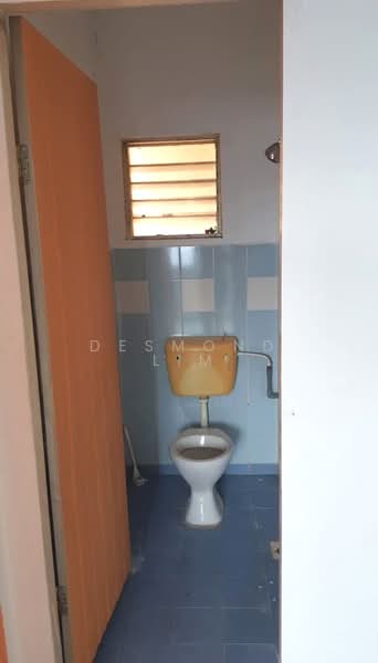 Rumah Flat untuk Dijual di Taman Gaya - Desmond Lim - Bathroom - PropertyGuru.com.my