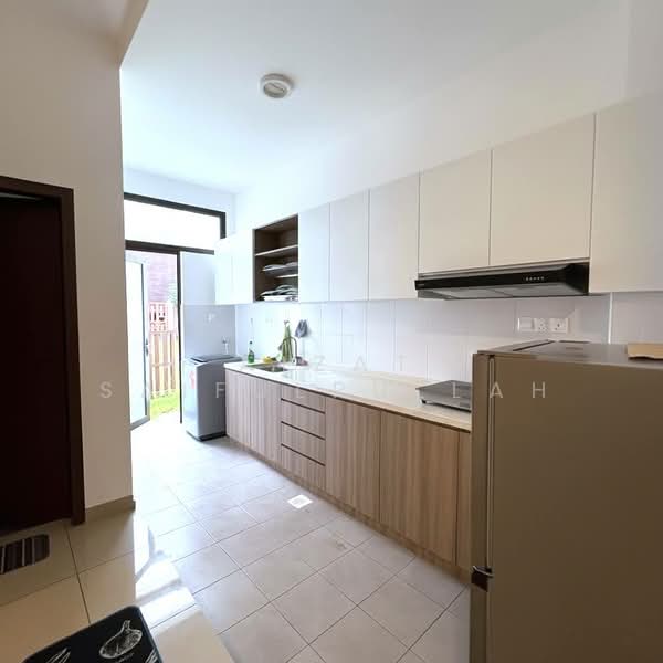 Rumah Teres 2 Tingkat untuk Disewa di Setia Safiro (Cyberjaya) - Aizat Saifulrullah - Kitchen - PropertyGuru.com.my