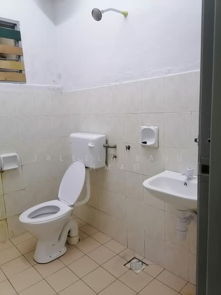 Pangsapuri untuk Disewa di Tropika Apartment - Jaleela Banu Ahmad - Bathroom - PropertyGuru.com.my