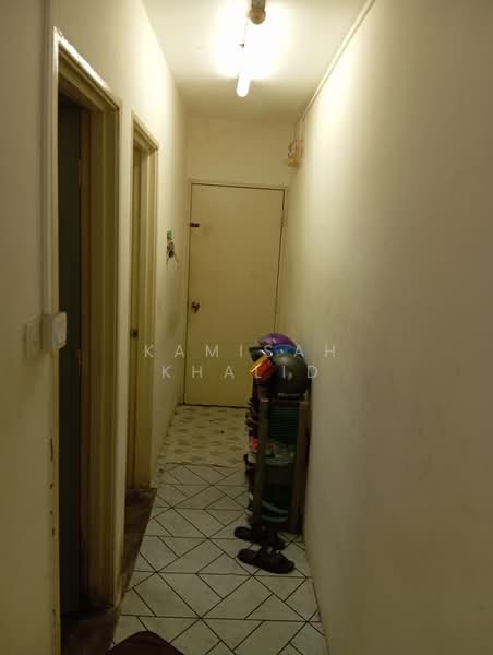 Flat for Sale at Flora Damansara Flat - Kamisah Khalid - Corridor - PropertyGuru.com.my