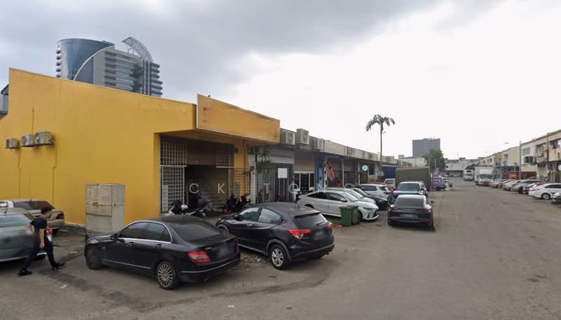 Kilang untuk Disewa di Taman Perindustrian Puchong (Puchong) - CK Tong - Exterior - PropertyGuru.com.my