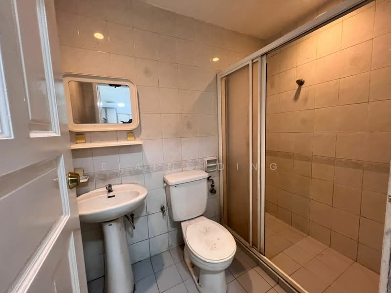 Townhouse for Rent in Country Heights (Kajang) - Elaine Ding - Bathroom - PropertyGuru.com.my