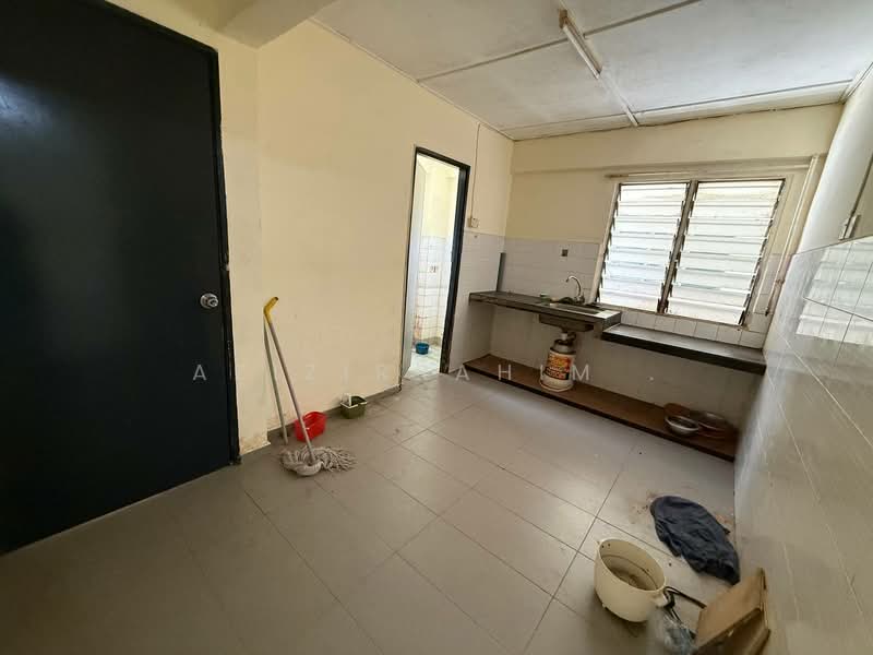 Apartment for Rent at Pangsapuri Putra Harmoni - Azizirrahim . - Kitchen - PropertyGuru.com.my