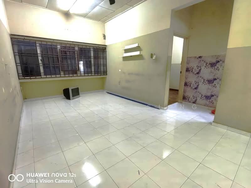 Pangsapuri untuk Disewa di Daya View - Sin Chew Siang - Living Room - PropertyGuru.com.my