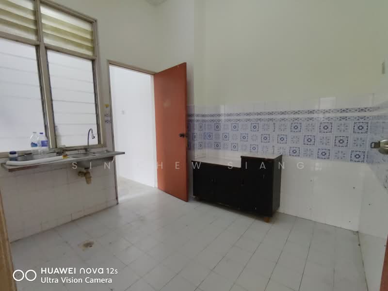 Pangsapuri untuk Disewa di Daya View - Sin Chew Siang - Kitchen - PropertyGuru.com.my